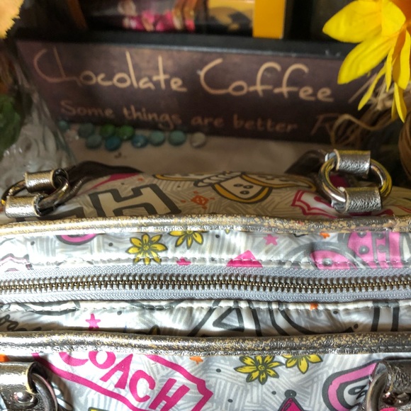 Coach Poppy Tote Bag - Picture 6 of 8